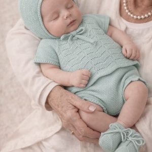 Traje 4 Piezas M/C canesú corto, culotte punto con gorro y patucos menguado CONEJITOS TESS